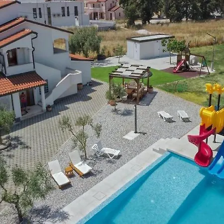 Mobile Homes Karlo & Dino Будинок відпочинку *