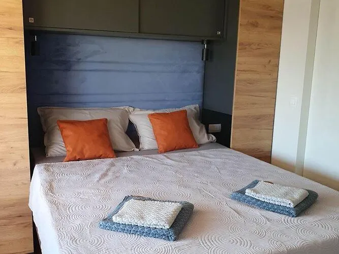 Будинок відпочинку Mobile Homes Karlo & Dino Пула