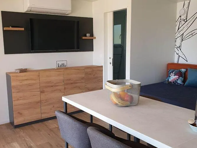 Будинок відпочинку Mobile Homes Karlo & Dino