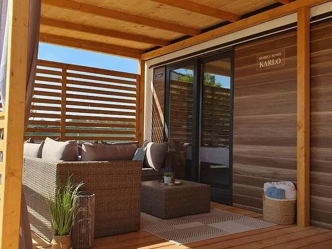 Mobile Homes Karlo & Dino Будинок відпочинку