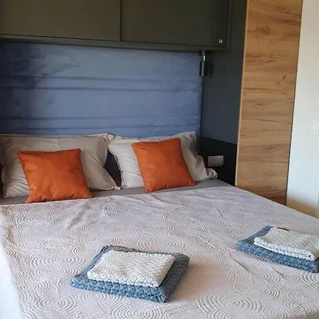 펜션 Mobile Homes Karlo & Dino 풀라