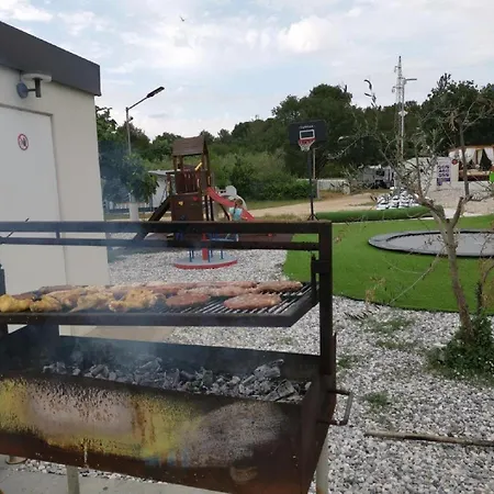 Mobile Homes Karlo & Dino Ferienhaus Pula