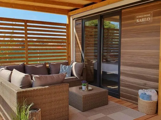 Mobile Homes Karlo & Dino *