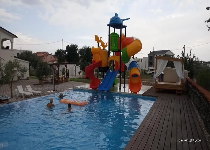 Holiday home Mobile Homes Karlo & Dino